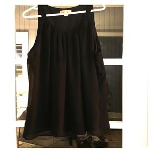 Banana Republic soft pleated drapey tank